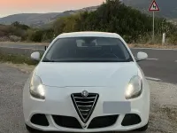 Usata Alfa Romeo Giulietta Distinctive 120 CV (88 kW) 2016 Bianco Utilitaria