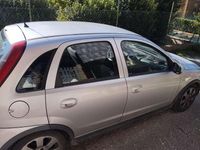 Usata Opel Corsa Club 69 CV (50 kW) 2004 Argento Berlina