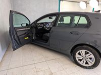 Usata VW Golf VIII Life 116 CV (85 kW) 2025 Grigio Berlina