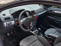 Usata Opel Astra GTC 90 CV (66 kW) 2007 Nero Berlina
