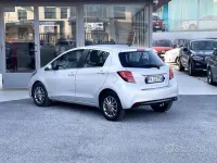 Usata Toyota Yaris 90 CV (66 kW) 2017 Grigio Berlina
