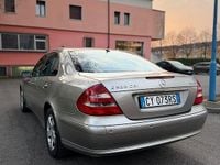 Usata Mercedes E280 190 CV (139 kW) 2006 Grigio Berlina