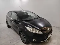 Usata Ford Fiesta Titanium 68 CV (50 kW) 2010 Nero Berlina