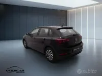 Usata VW Polo Life 95 CV (69 kW) 2023 Nero Utilitaria