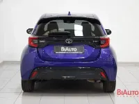 Usata Toyota Yaris Hybrid Lounge 130 CV (95 kW) 2025 Blu Berlina