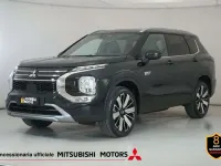 Nuova Mitsubishi Outlander P-HEV Intense 136 CV (100 kW) 2026 Black diamond SUV