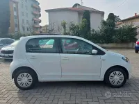 Begagnad VW up! Move 68 HK (50 kW) 2015 Vit Halvkombi