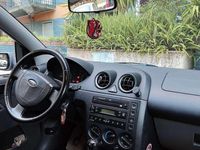 Usata Ford Fiesta Zetec 75 CV (55 kW) 2003 Berlina