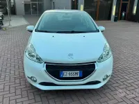 Usata Peugeot 208 Allure 75 CV (55 kW) 2015 Bianco Utilitaria