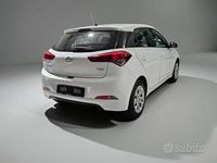 Usata Hyundai i20 Classic 75 CV (55 kW) 2018 Bianco pastello Berlina
