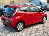 Begagnad Toyota Aygo Cool 69 HK (50 kW) 2015 Röd Halvkombi
