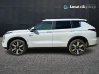 Nuova Mitsubishi Outlander P-HEV Intense 136 CV (100 kW) 2026 White diamond