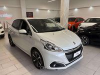 Usata Peugeot 208 Allure 83 CV (61 kW) 2018 Bianco Utilitaria