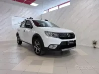 Usata Dacia Sandero Stepway 90 CV (66 kW) 2017 Bianco Berlina
