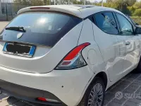 Usata Lancia Ypsilon Platinum 75 CV (55 kW) 2011 Bianco Utilitaria