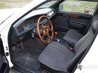 Usata Mercedes 190 122 CV (89 kW) 1985 Bianco Berlina