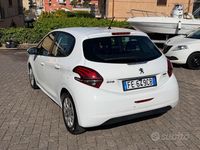 Usata Peugeot 208 Allure 75 CV (55 kW) 2016 Bianco Utilitaria