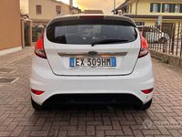 Usata Ford Fiesta Titanium 75 CV (55 kW) 2014 Bianco Utilitaria