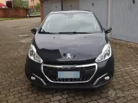 Usata Peugeot 208 Signature Sky 83 CV (61 kW) 2019 Grigio Utilitaria