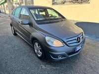 Usata Mercedes B180 Executive 109 CV (80 kW) 2009 Grigio Monovolume