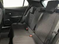 Usata Peugeot e-2008 Active 100 kW (136 CV) 2022 Arancione SUV