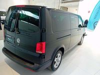 Usata VW Caravelle Comfortline 150 CV (110 kW) 2022 Nero Monovolume