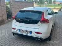 Usata Volvo V40 R-Design 150 CV (110 kW) 2014 Bianco Berlina