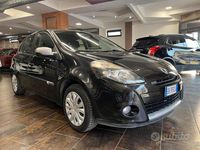 Usata Renault Clio II Dynamique 75 CV (55 kW) 2010 Nero Berlina