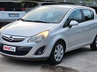 Usata Opel Corsa Cosmo 75 CV (55 kW) 2011 Argento Berlina