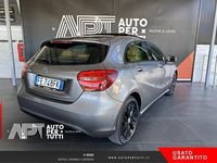 Usata Mercedes A180 Business 122 CV (89 kW) 2016 Grigio scuro Utilitaria