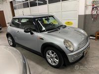 Usata Mini ONE 90 CV (66 kW) 2004 Grigio Utilitaria