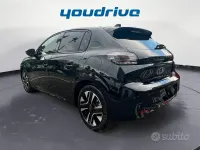 Usata Peugeot 208 Allure 101 CV (74 kW) 2025 Nero Utilitaria