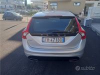 Usata Volvo V60 150 CV (110 kW) 2017 Grigio Station wagon