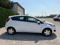 Usado Ford Fiesta 101 HP (74 kW) 2013 Branco Citadino