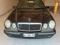 Usata Mercedes E250 Avantgarde 113 CV (83 kW) 1997 Bluazzurro Berlina