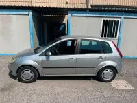 Usata Ford Fiesta 90 CV (66 kW) 2005 Grigio Utilitaria