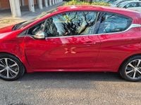 Usata Peugeot 208 110 CV (80 kW) 2015 Rosso Utilitaria