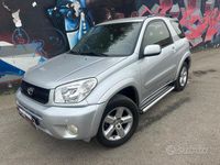 Usata Toyota RAV4 150 CV (110 kW) 2005 Grigio SUV