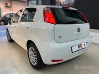 Usata Fiat Punto Street 69 CV (50 kW) 2016 Bianco Utilitaria