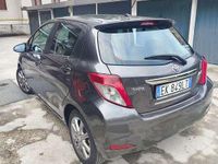 Usata Toyota Yaris Active 90 CV (66 kW) 2012 Grigio Utilitaria
