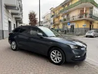 Usado Seat Leon 150 HP (110 kW) 2023 Cinzento Carrinha