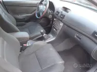 Usata Toyota Avensis 116 CV (85 kW) 2004 Nero Berlina