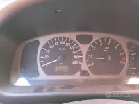 Usata Opel Agila 58 CV (42 kW) 2002 Grigio Monovolume