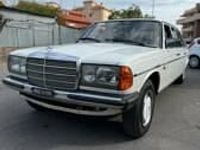 Usata Mercedes 240 72 CV (52 kW) 1979 Bianco Berlina