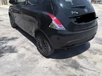 Usata Lancia Ypsilon 69 CV (50 kW) 2015 Nero Utilitaria