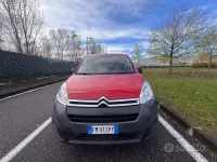 Usata Citroën Berlingo Feel 102 CV (75 kW) 2018 Rosso Monovolume