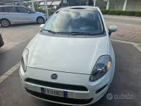 Usata Fiat Punto Lounge 77 CV (56 kW) 2014 Bianco pastello Utilitaria