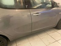 Usata Lancia Ypsilon Gold 95 CV (69 kW) 2012 Grigio Utilitaria