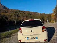 Usata Renault Clio II Dynamique 86 CV (63 kW) 2011 Bianco Berlina