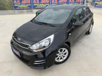 Usata Kia Rio Active 84 CV (61 kW) 2015 Nero Berlina